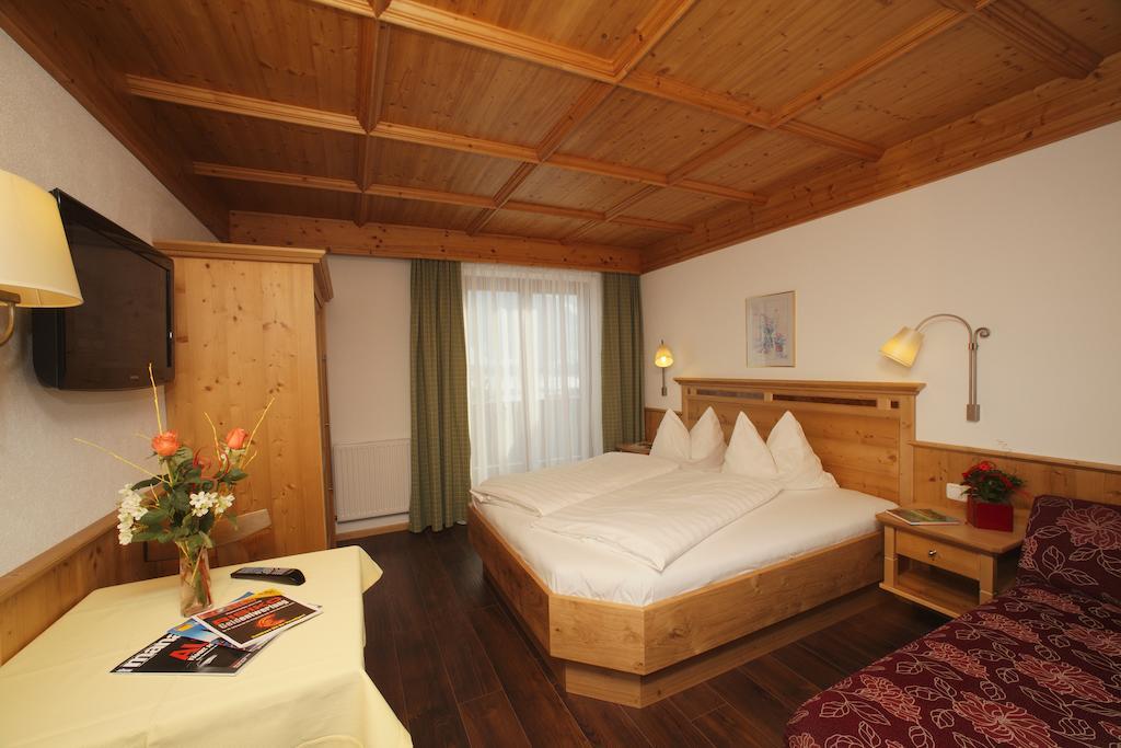 Hettlerhof Hotell Maishofen Rom bilde